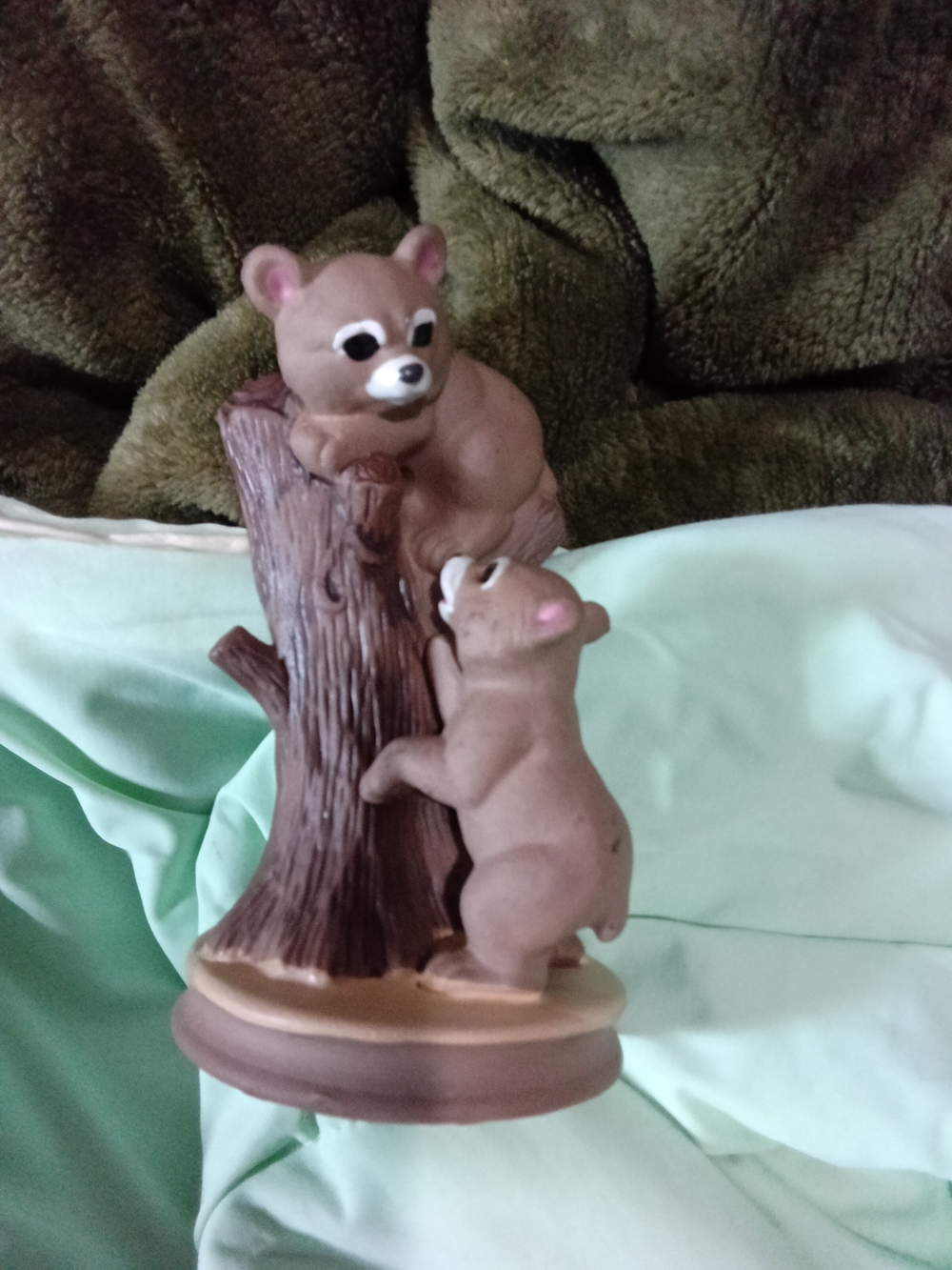 Brown Bear On A Tree - Plush Tree Climbing Bears